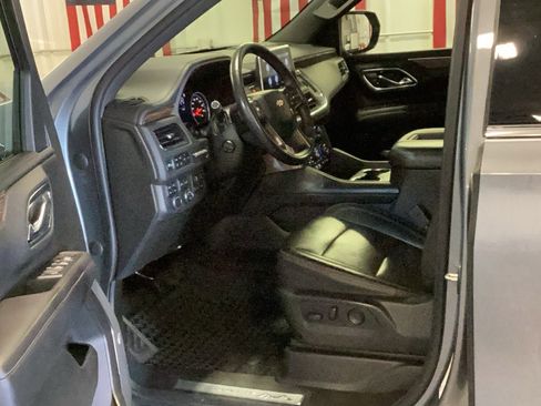 Used 2021 Chevrolet Suburban High Country w/ Premium Package image 9