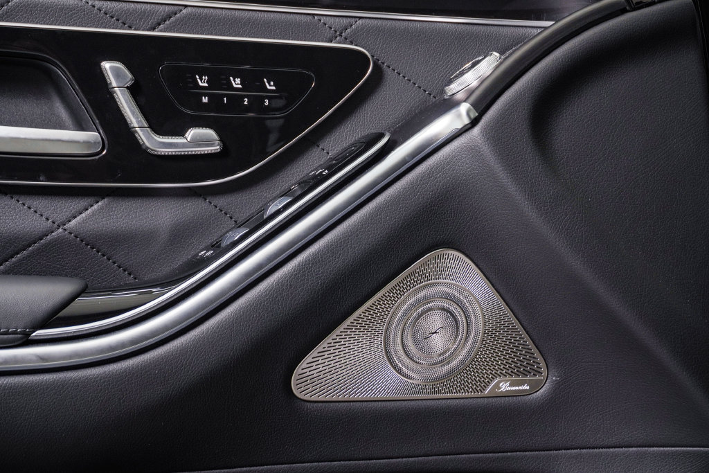 Used 2025 Mercedes-Benz S 580 4MATIC Sedan image 31