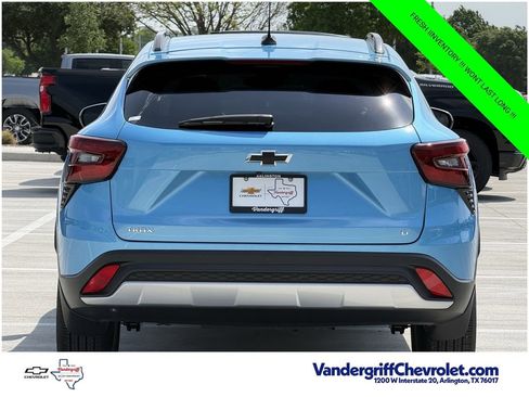 New 2026 Chevrolet Trax LT w/ Driver Confidence Package FWD image 5
