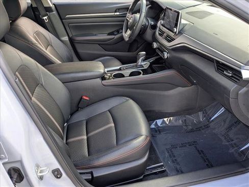 Used 2024 Nissan Altima 2.5 SR FWD image 21