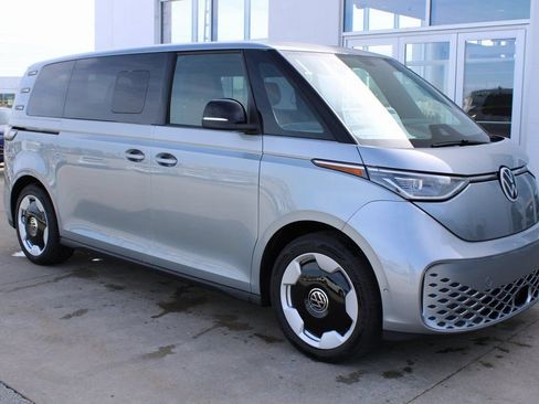 New 2025 Volkswagen ID. Buzz Pro S RWD image 1