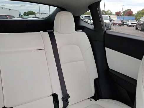 Used 2021 Tesla Model Y Long Range image 21