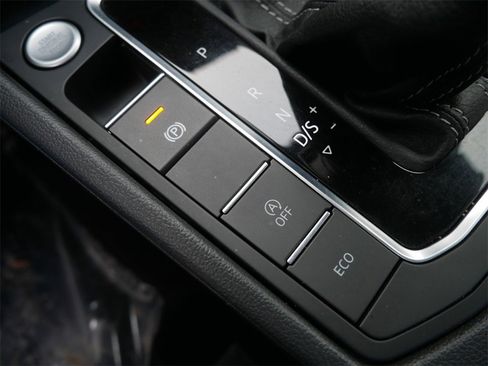 Used 2020 Volkswagen Jetta R-Line w/ R-Line Cold Weather Package image 27