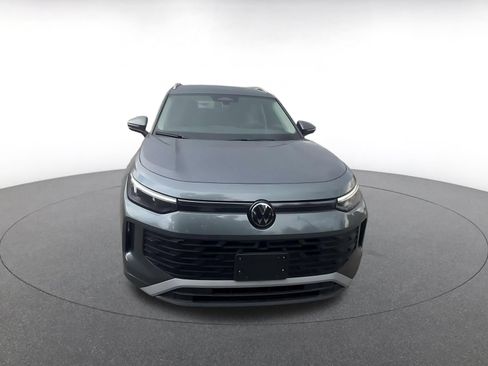 Used 2026 Volkswagen Tiguan SE AWD/4WD image 4