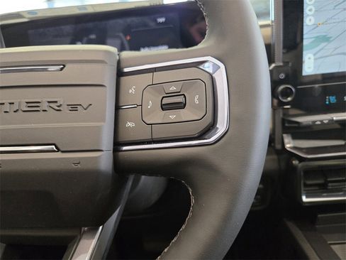 New 2026 GMC Hummer EV 2X image 15