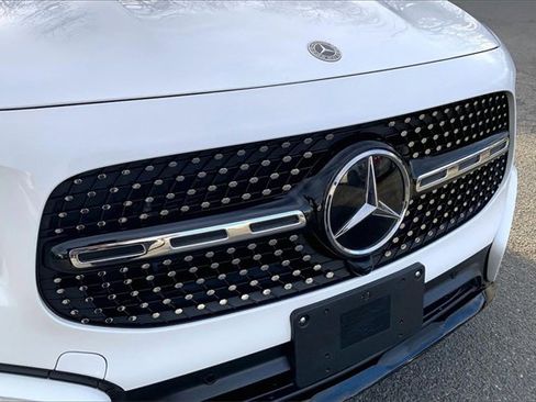 Certified 2024 Mercedes-Benz GLB 250 4MATIC image 27