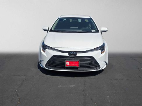 Certified 2025 Toyota Corolla LE FWD image 8