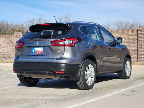 Used 2022 Nissan Rogue Sport SV image 6