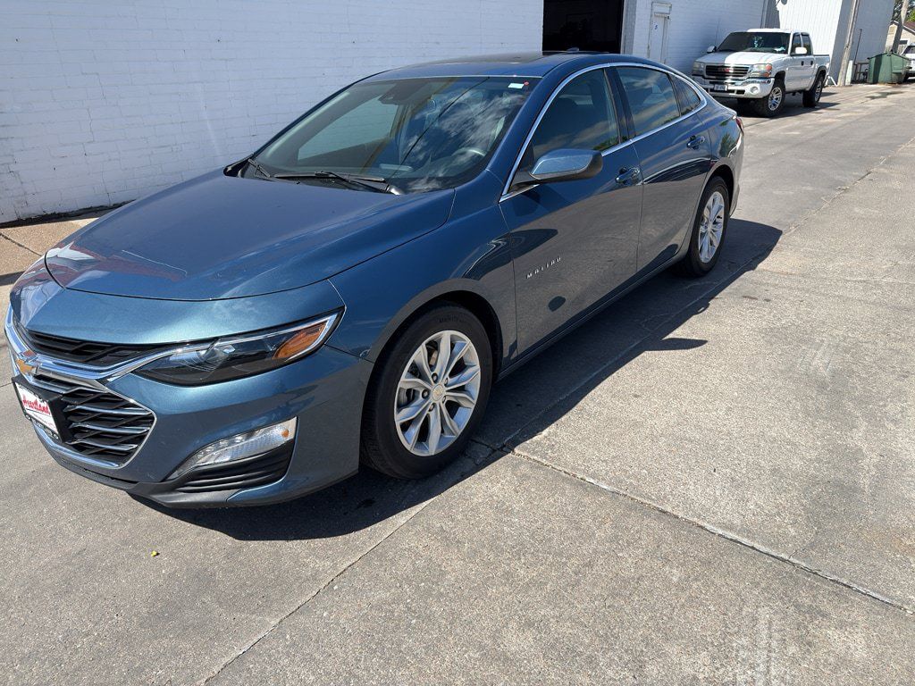 Used 2024 Chevrolet Malibu LT FWD image 1