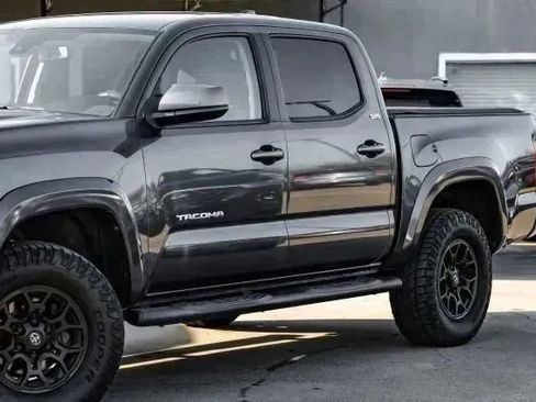 Used 2020 Toyota Tacoma SR5 image 6