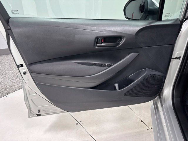 Used 2024 Toyota Corolla LE w/ LE Premium Package FWD image 9