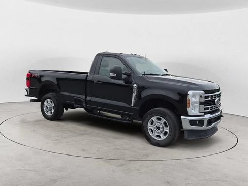 Certified 2025 Ford F250 XLT w/ 360-Degree Camera Package AWD/4WD image 3