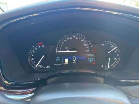 Used 2018 Cadillac XT5 Luxury w/ Driver Awareness Package FWD image 19