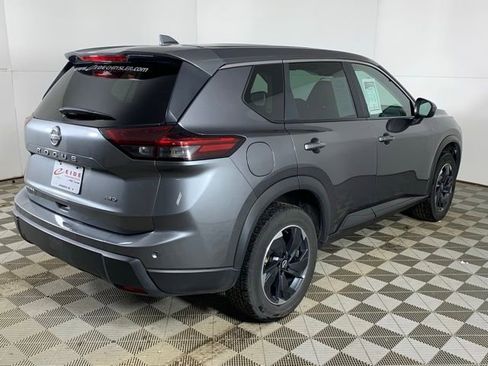 Used 2025 Nissan Rogue SV image 11