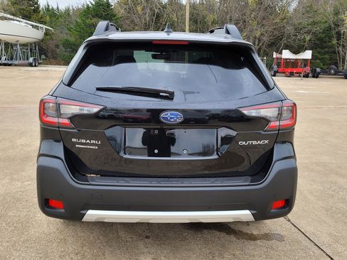 New 2025 Subaru Outback Limited image 17