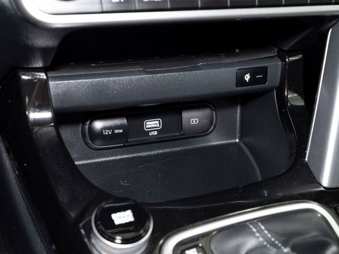 Used 2023 Kia Seltos EX image 19