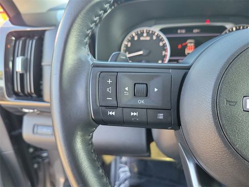 Certified 2024 Nissan Pathfinder SV w/ Black Appearance Package image 19