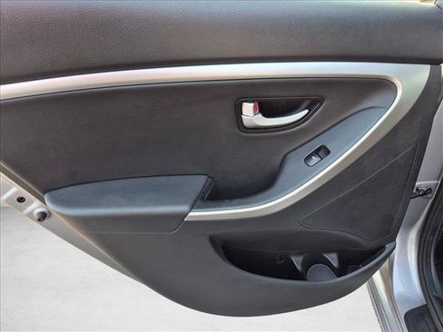 Used 2014 Hyundai Elantra GT w/ Option Group 03 FWD image 20