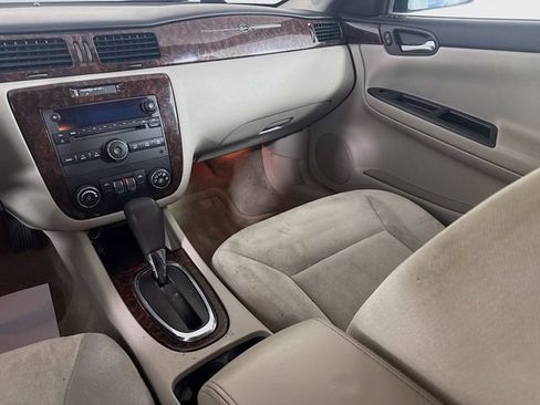 Used 2015 Chevrolet Impala LT w/ LT Sunroof Package FWD image 24