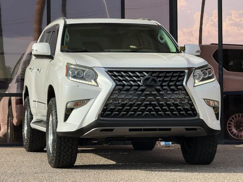 Used 2014 Lexus GX 460 w/ Premium Package AWD/4WD image 18