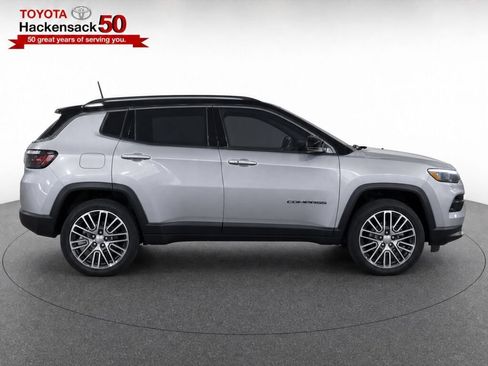 Used 2022 Jeep Compass Limited w/ Elite Group AWD/4WD image 8