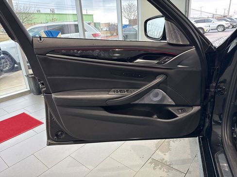 Used 2021 BMW M5 w/ Executive Package image 38