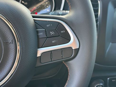 Used 2021 Jeep Compass Latitude image 16