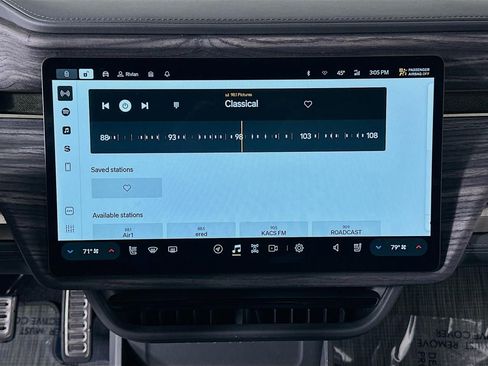 Used 2022 Rivian R1T Adventure image 38