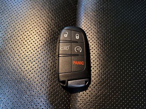 Used 2015 Dodge Durango Citadel w/ Technology Group AWD/4WD image 32