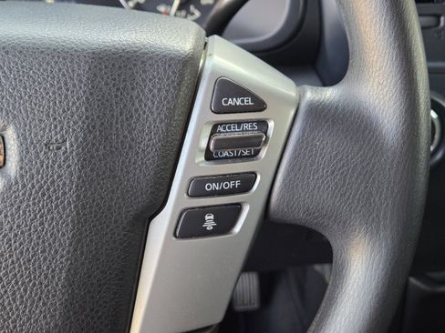 Used 2022 Nissan Titan SV image 20