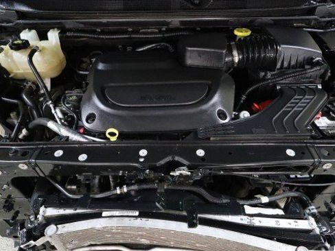 Used 2019 Chrysler Pacifica Touring-L image 22