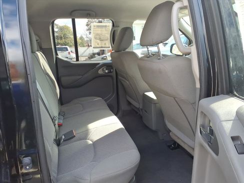 Used 2021 Nissan Frontier SV w/ Midnight Edition Floor Mats image 29