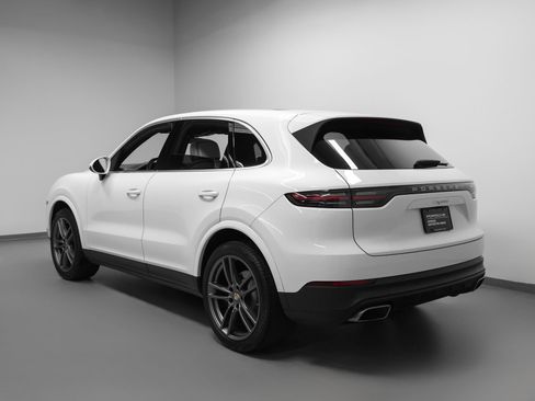 Certified 2023 Porsche Cayenne AWD/4WD image 3