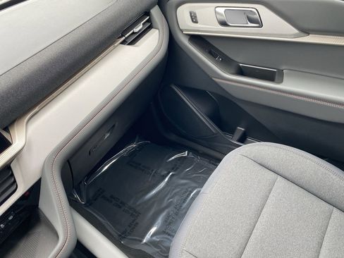 New 2026 Ford Explorer Active RWD image 15