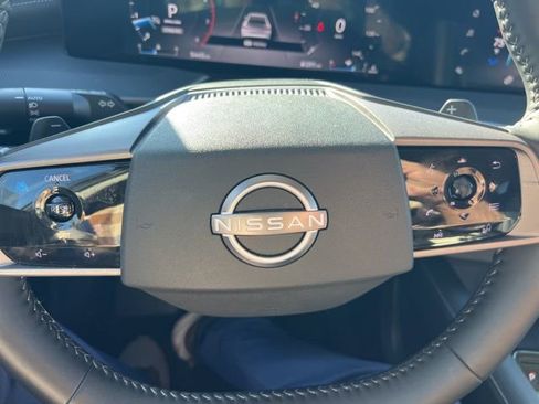 Used 2025 Nissan Murano SV image 11