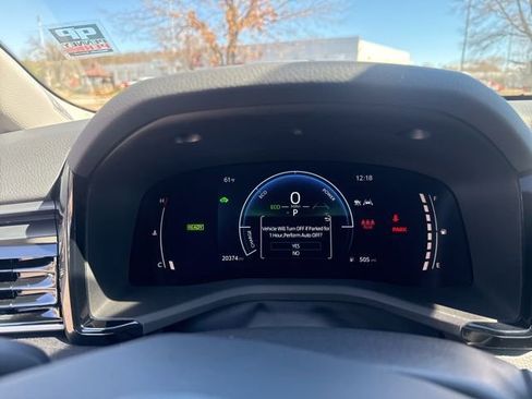 Used 2025 Toyota Camry LE image 25