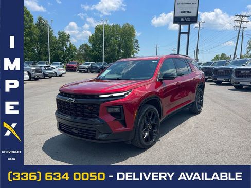 Used 2024 Chevrolet Traverse RS w/ LPO, Floor Liner Package image 1