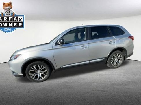 Used 2018 Mitsubishi Outlander ES FWD image 5
