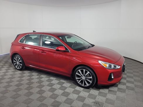 Used 2018 Hyundai Elantra GT FWD image 11