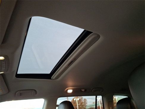 Used 2023 Nissan Armada SL w/ Cargo Package image 21