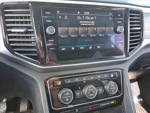 Used 2022 Volkswagen Atlas Cross Sport SE FWD image 14