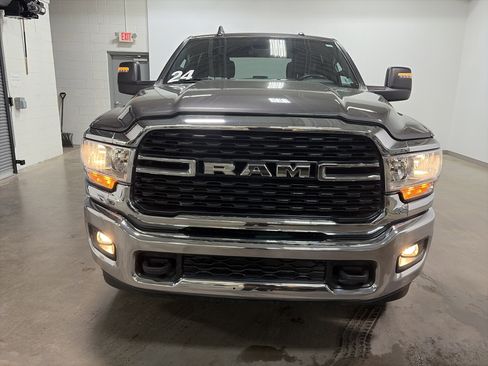 Used 2024 RAM 2500 Big Horn AWD/4WD image 7