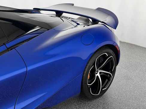 Used 2024 McLaren 750S Spider RWD image 39