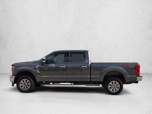 Used 2019 Ford F250 XLT w/ XLT Premium Package image 8