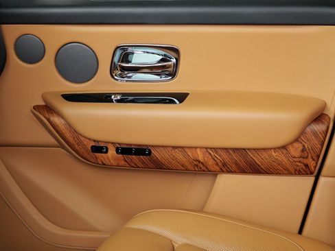 Used 2019 Rolls-Royce Cullinan AWD/4WD image 11