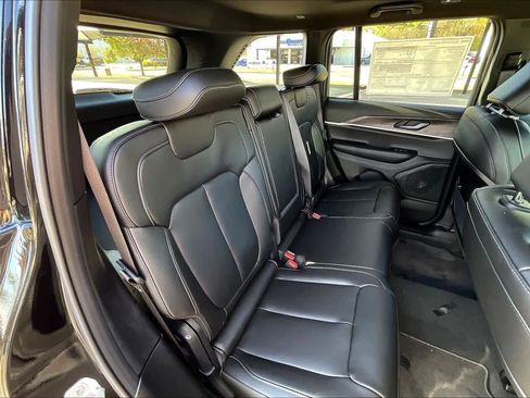 New 2025 Jeep Grand Cherokee Limited image 21