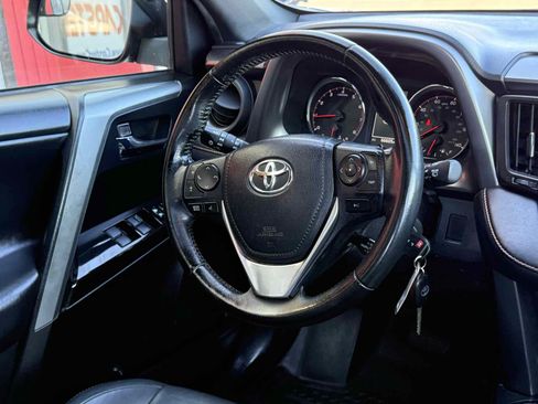 Used 2018 Toyota RAV4 SE w/ All Weather Liner Package FWD image 75