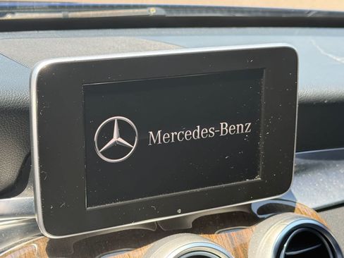 Used 2018 Mercedes-Benz C 300 Sedan image 18