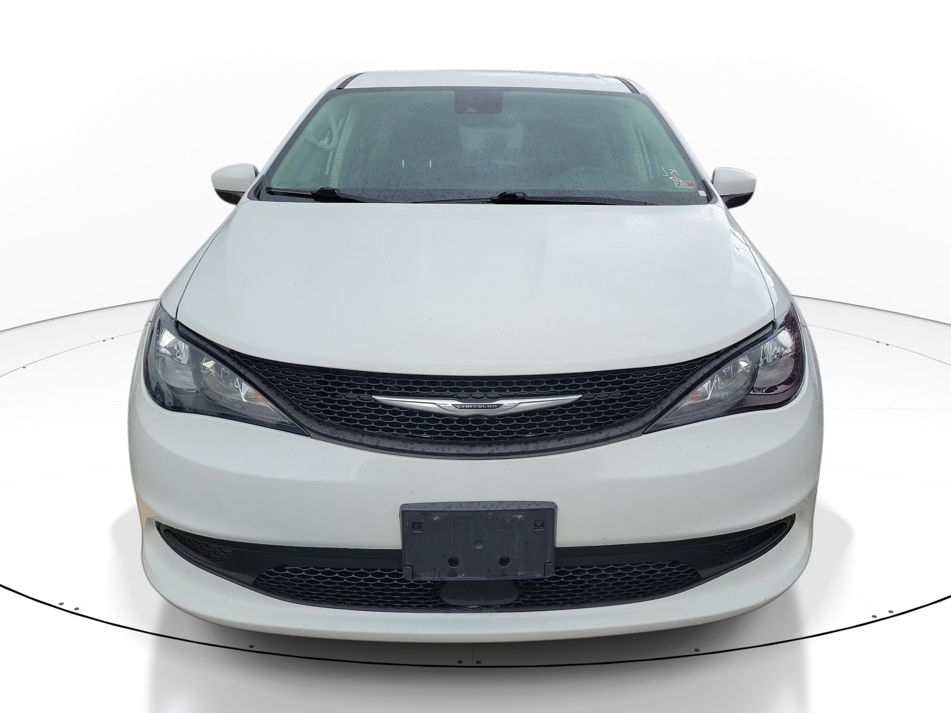 Used 2023 Chrysler Voyager LX FWD image 2
