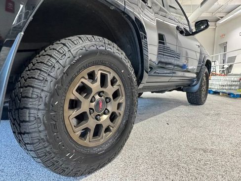 Used 2016 Toyota 4Runner 4WD image 12